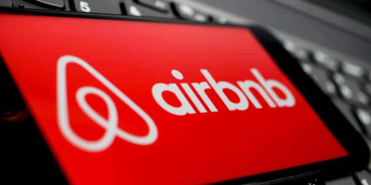 Airbnb Looking to Support Crypto While Focusing on Free Housing for 100,000 Ukrainian Refugees – Featured Bitcoin News